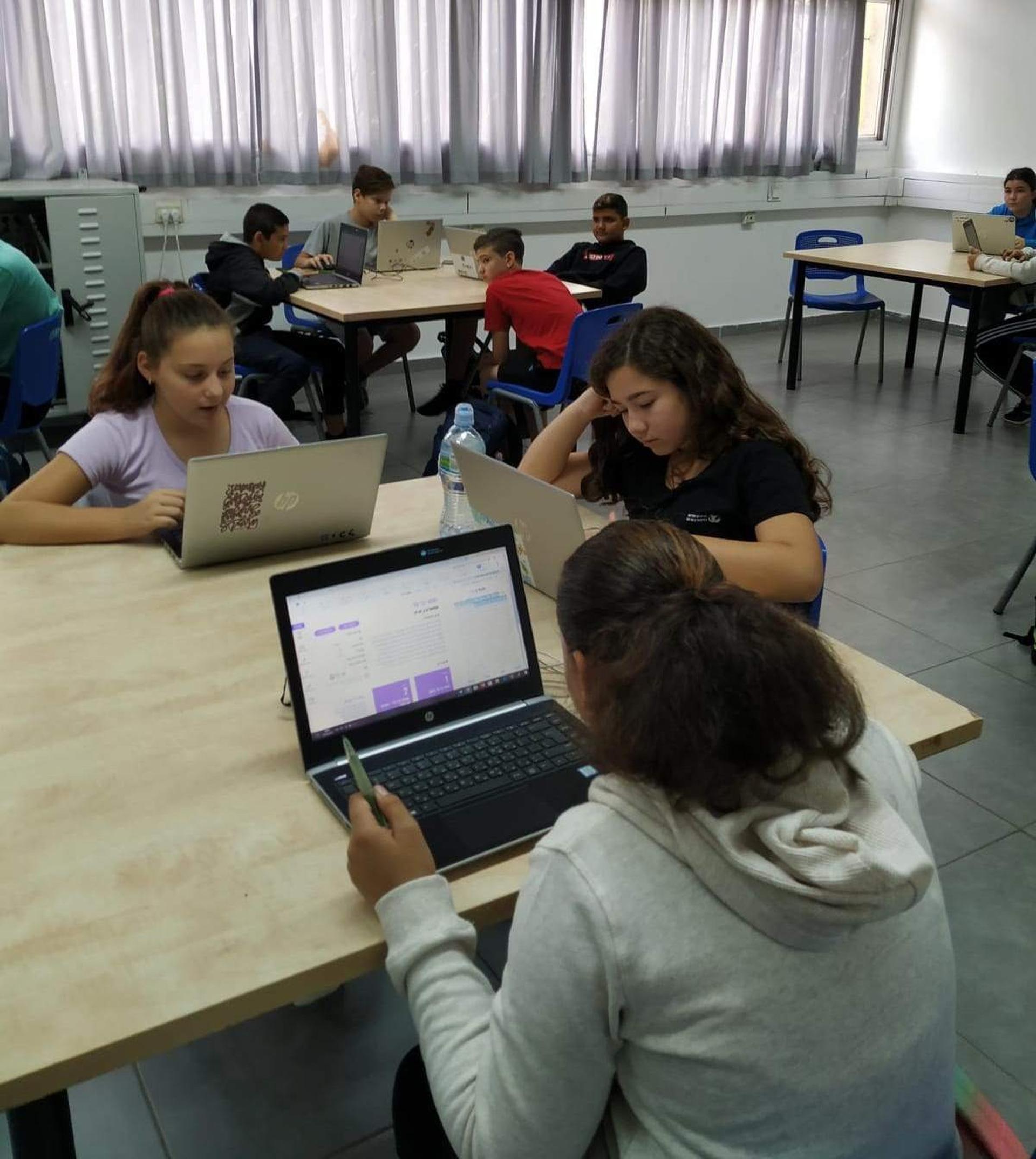 אוריינות מידע הלכה למעשה : מאגרי מידע מותאמים לחיפוש לתלמידים
